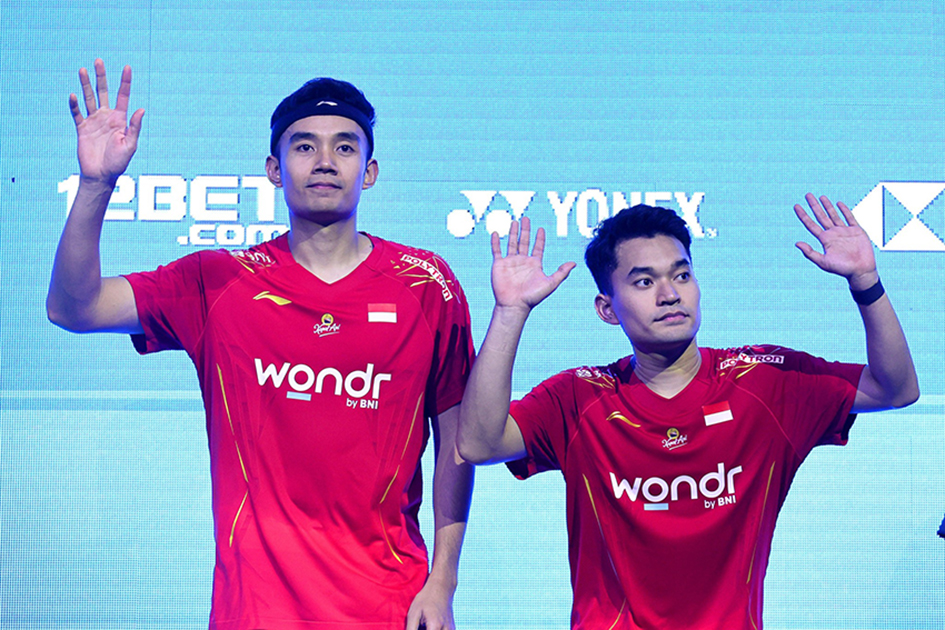 Leo Rolly Carnando mundur dari tim Sudirman Cup 2025 akibat cedera di lutut kirinya.