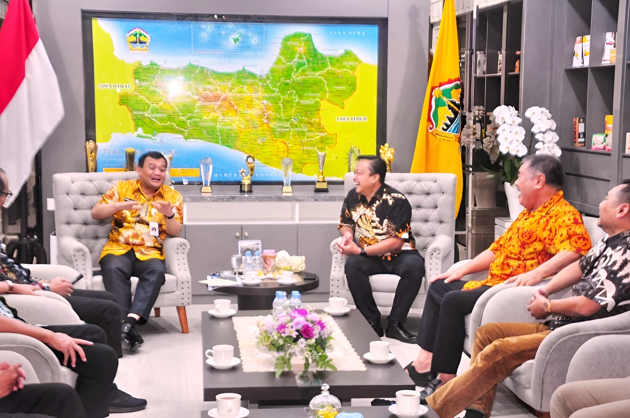 Paparan persiapan Borobudur Marathon 2025 kepada Gubernur Jawa Tengah Ahmad Luthfi, di kantornya pada Kamis, 24 April 2025.