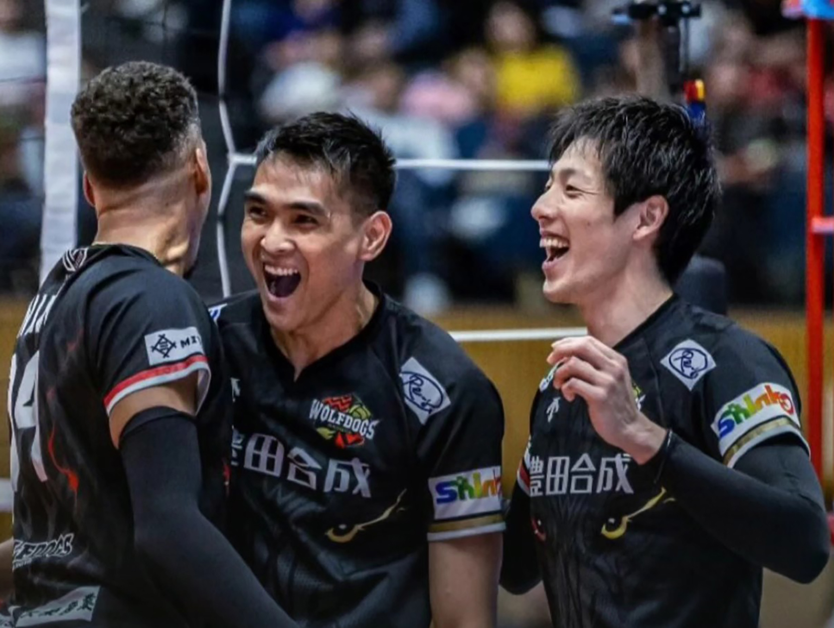 Rivan Nurmulki dan kawan-kawan gagal ke final setelah kalah dari tuan rumah Suntory Sunbirds dengan skor 1-3.