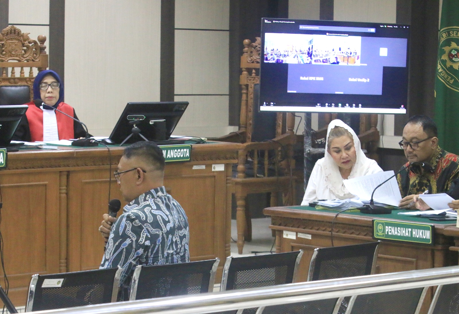 Ketua Paguyuban Camat se-Kota Semarang, Eko Yuniarto saat menjadi saksi di sidang kasus suap mantan Walikota Semarang di Pengadilan Tipikor Semarang, Senin (28/4/2025).