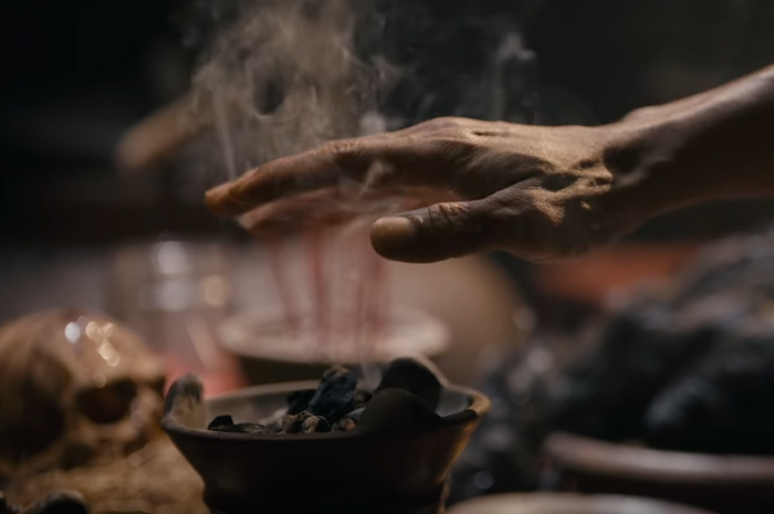 Salah satu scene di Film Pembantaian Dukun Santet.