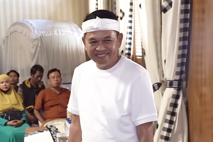 Gubernur Jawa Barat, Dedi Mulyadi saat debat wisuda soal polemik biaya perpisahan atau wisuda sekolah.