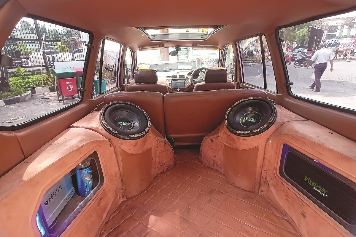 Dua subwoofer Fusion 12 inch dengan dua monoblock.&nbsp;ADENNYAR WYCAKSONO/JAWA POS RADAR SEMARANG