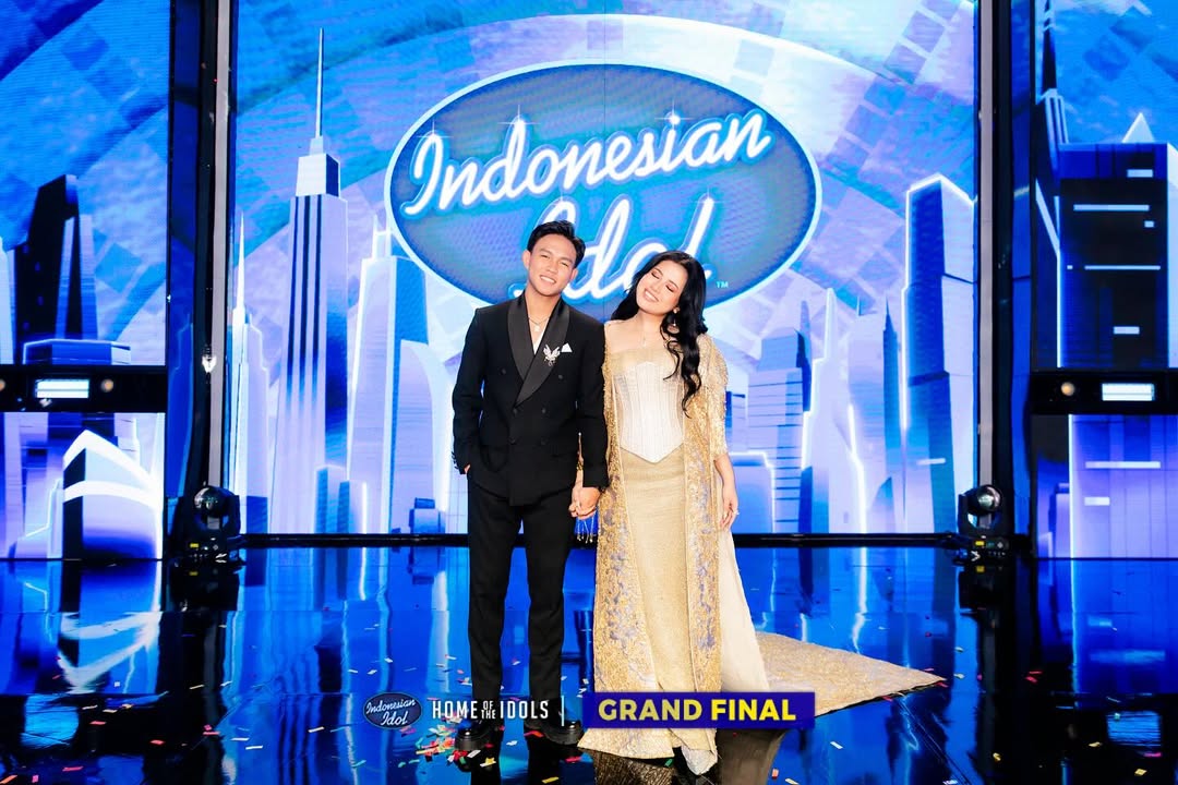 Finalis Grand Final Indonesia Idol Fajar Noor dan Shabrina Leanor