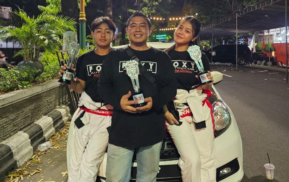 Ardestra Windi Nathaniel Zhan, 14, siswa kelas 8 SMP Kristen 2 Salatiga berhasil meraih juara pertama kelas Bracket 11 detik kejurnas dragrace putaran I - IDF round 2 di sirkuit Atlantis Land.