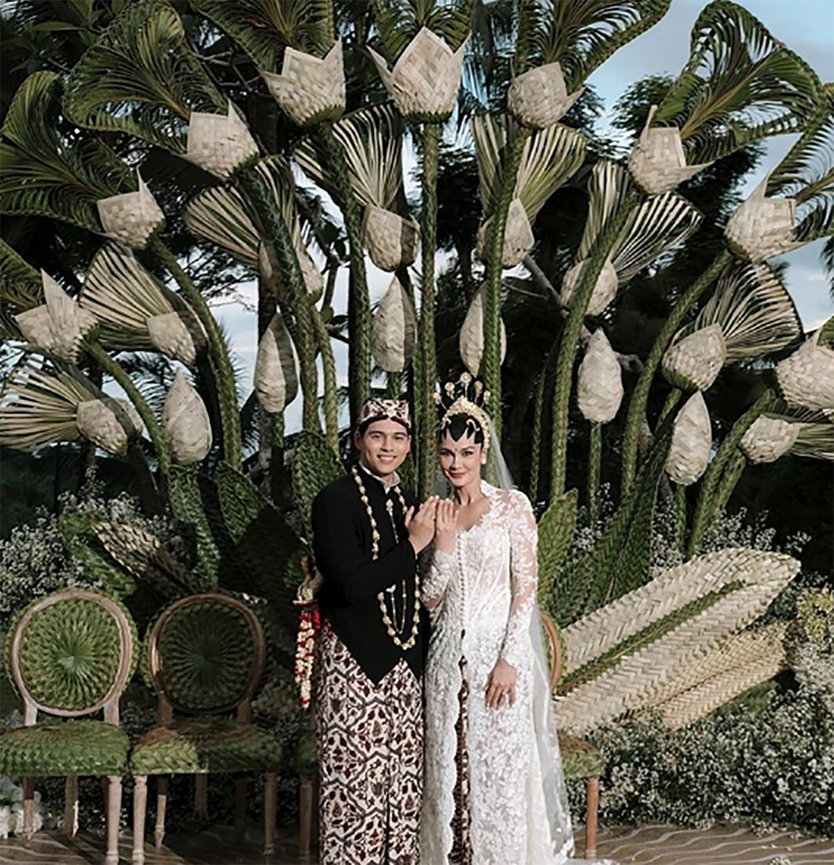 Pernikahan Luna Maya Dekorasi Anyaman