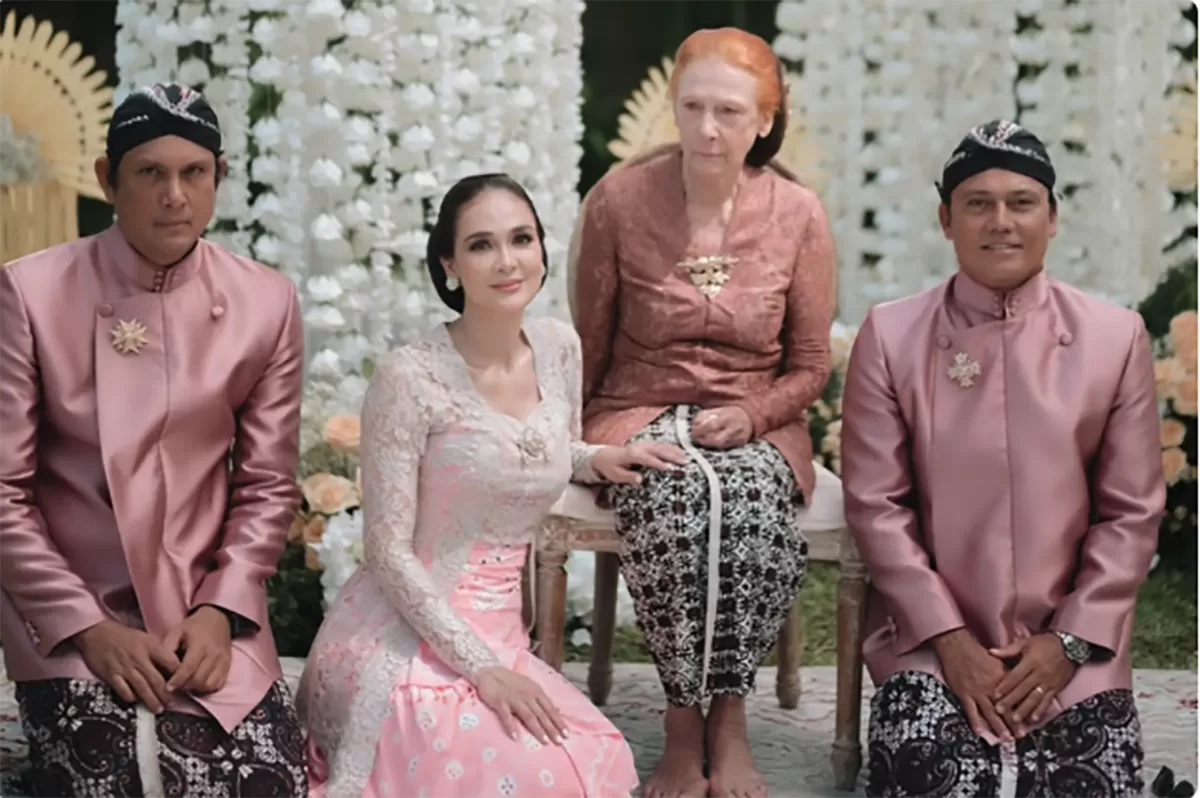Desa Maya Waltaurd Maiyer  juragan tanah.