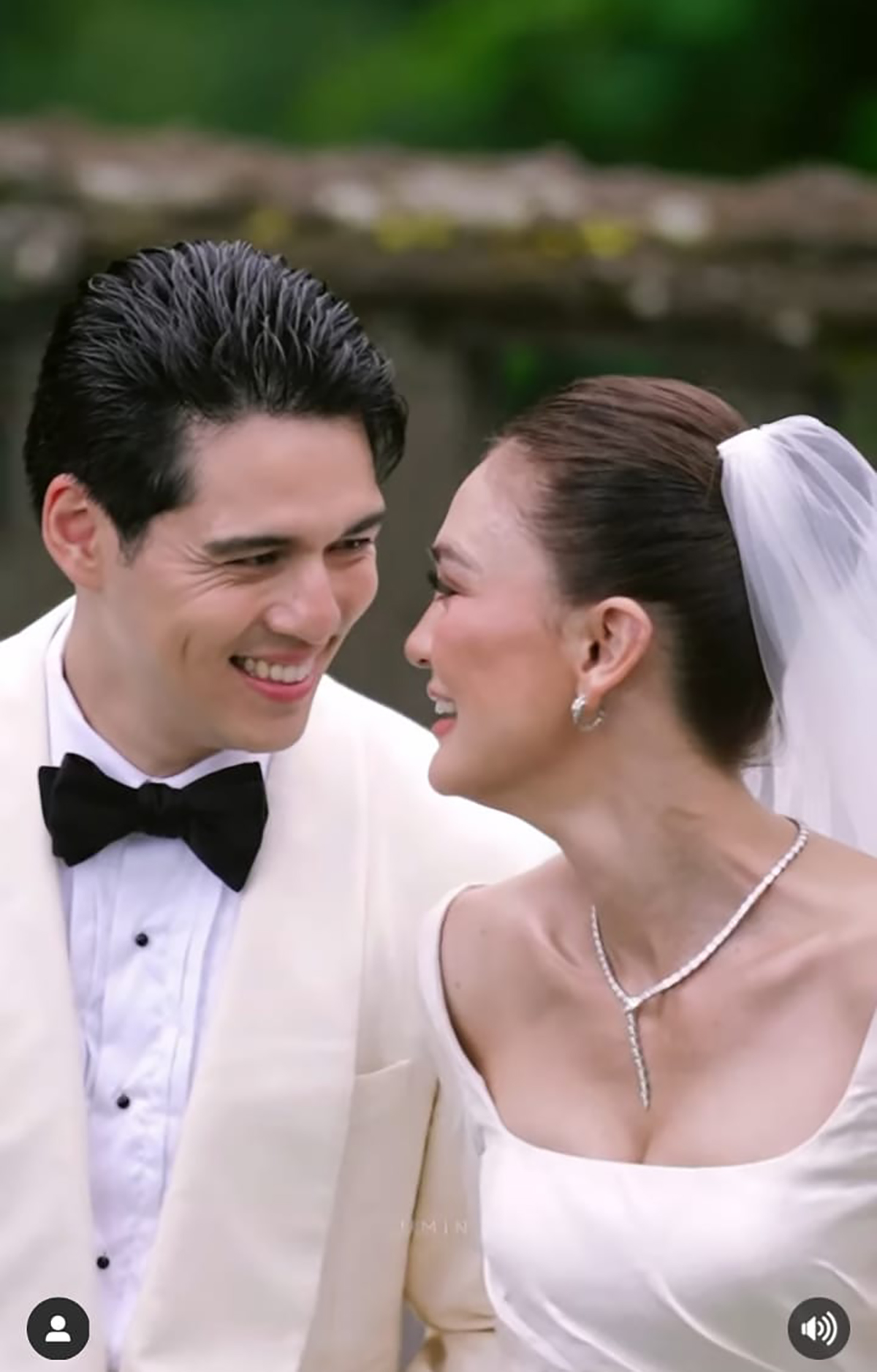 Kalung Berlian Luna Maya Mewah Tersebut Dipasarkan Seharga USD 91,000.00 atau Rp 1,46 miliar