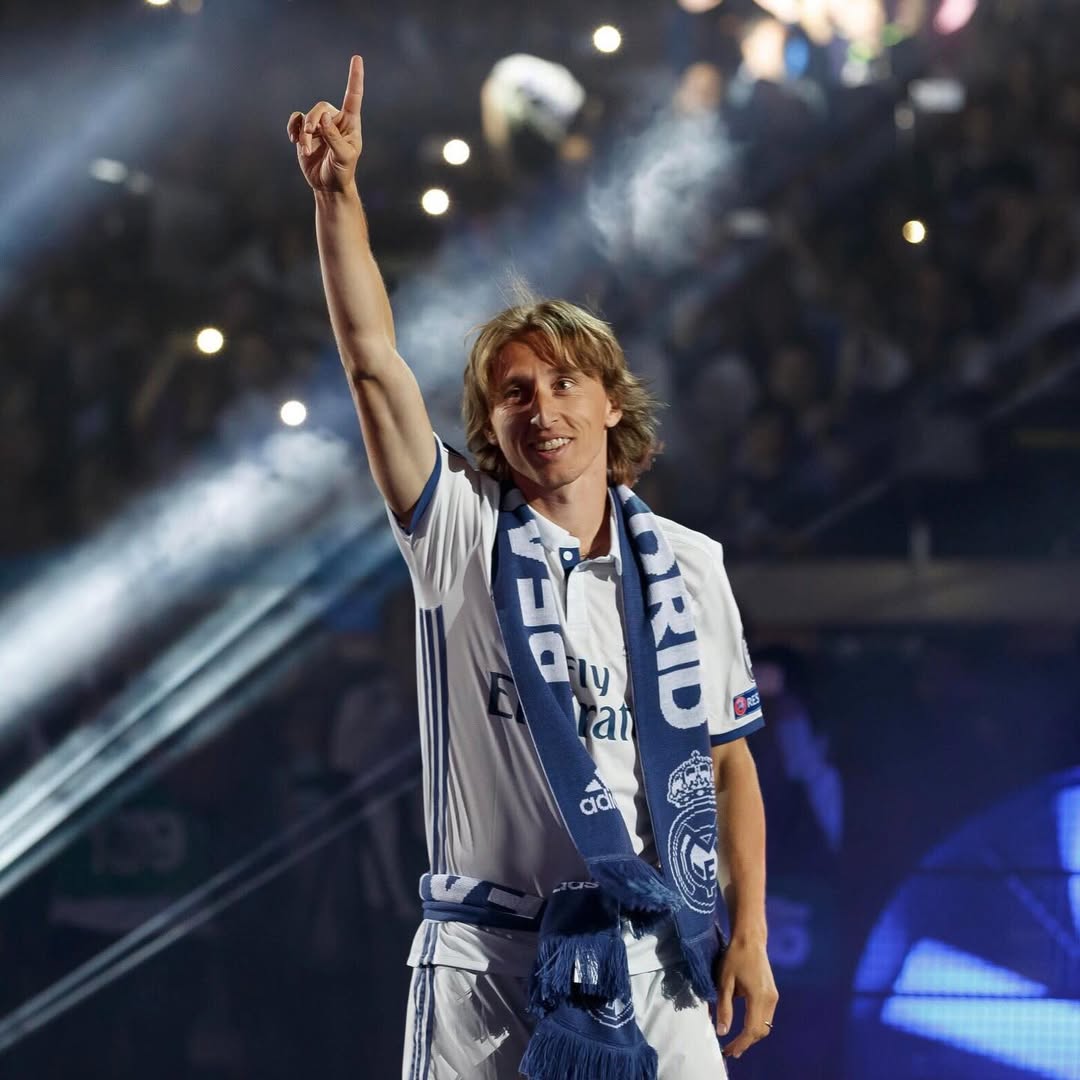 Potret Luka Modric saat Perayaan Setelah Sukses Menjuarai Liga Champions Tahun 2018