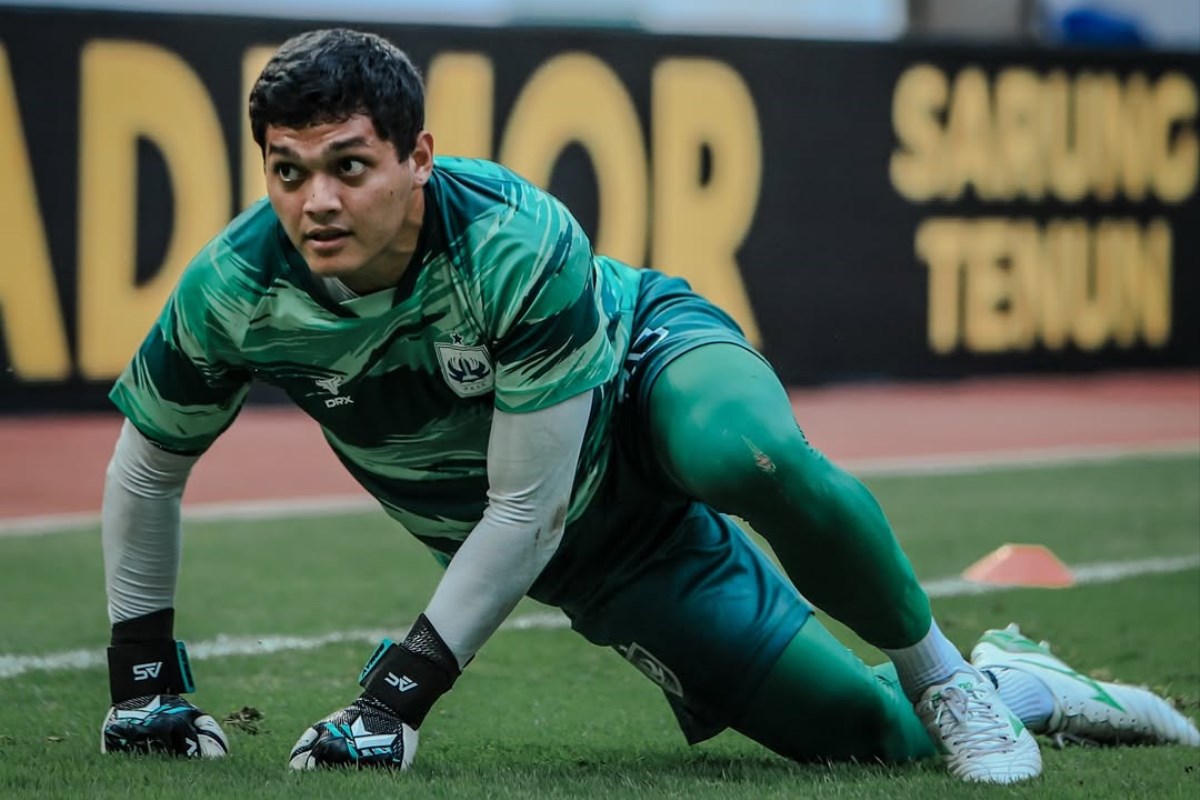 Kiper PSIS Adi Satryo