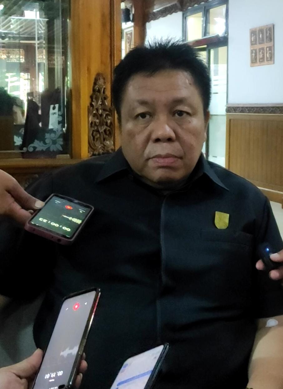 Ketua DPRD Kota Salatiga Dance Ishak Palit