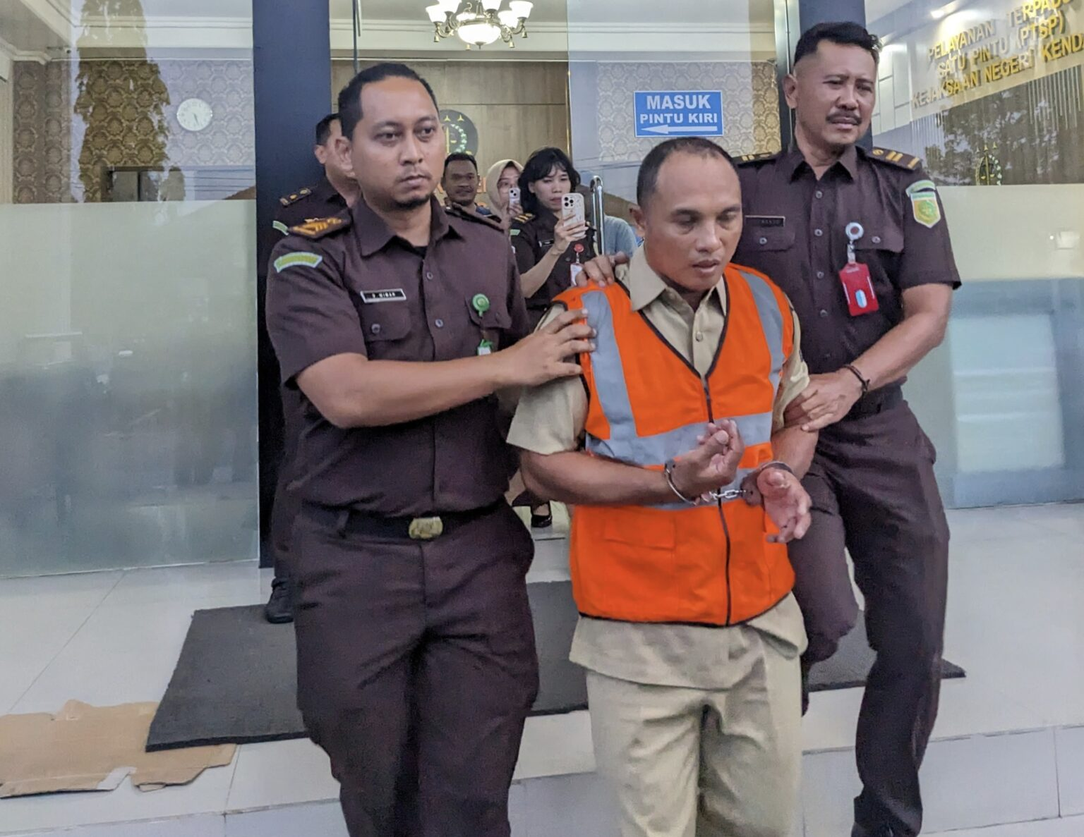 Inilah Kepala Desa Kertosari, Kecamatan Singorojo Kendal Wahyudi
