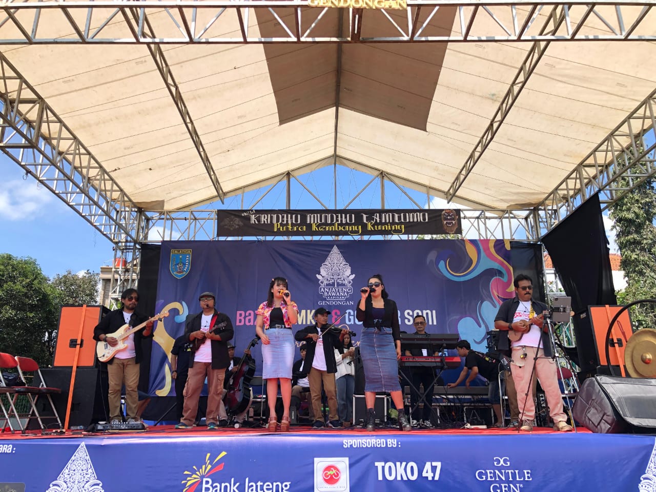 Group musik keroncong Modern Senandung Empat Salatiga.