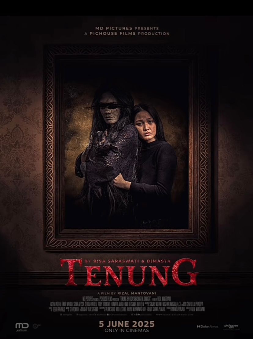 Poster resmi film &ldquo;Tenung&rdquo; menampilkan sosok misterius dan kucing hitam yang menjadi simbol kutukan dalam cerita