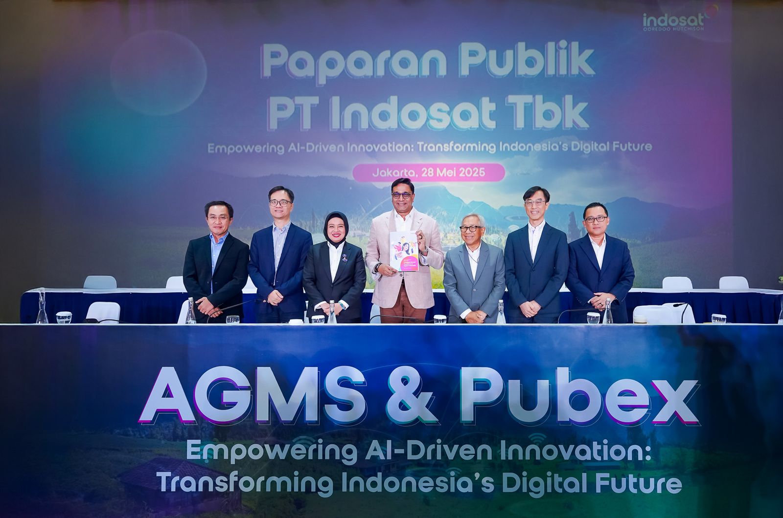 CEO Indosat Ooredoo Hutchison, Vikram Sinha pada pembagian dividen pada RUPST IOH.