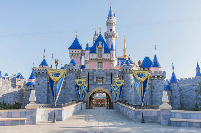 Disneyland Resort Honors Heroes of Los Angeles Fires.