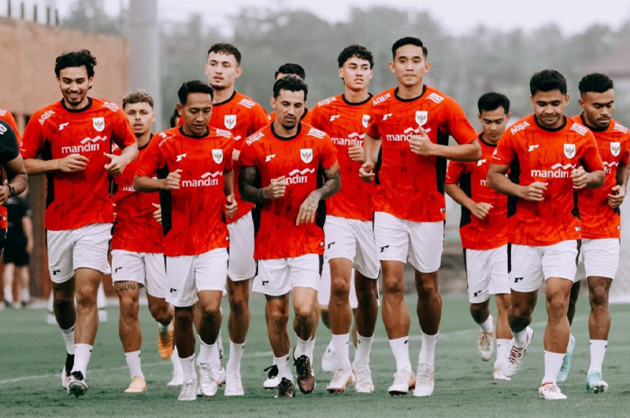 Pemain Timnas Indonesia saat latihan untuk menghadapi China di Kualifikasi Piala Dunia 2026 zona Asia.