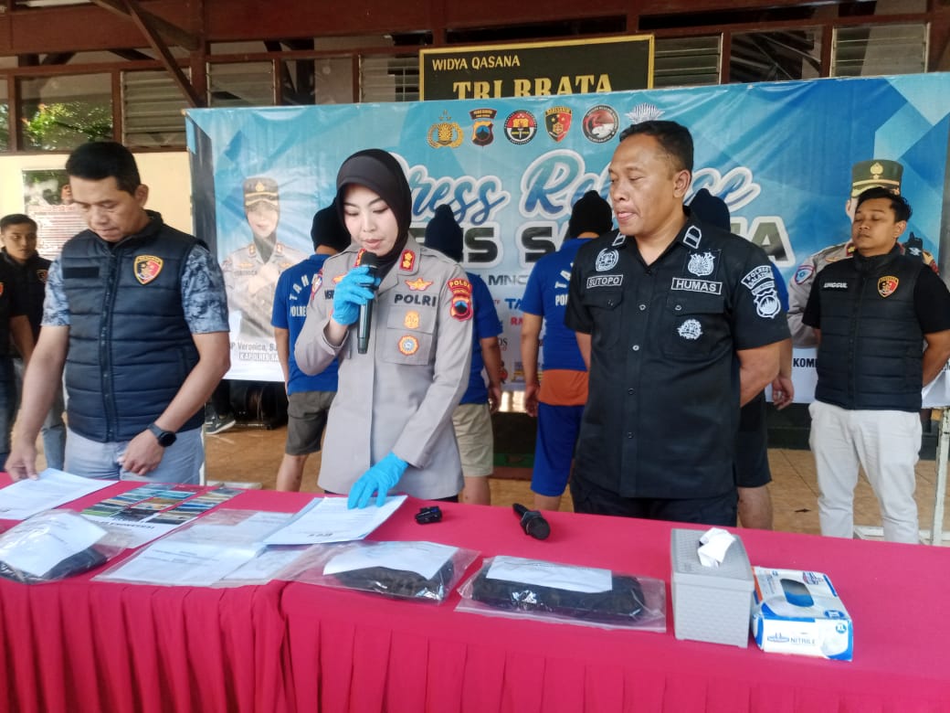 Aksi pembobolan mesin ATM dengan modus ganjal kartu terjadi di Kota Salatiga.