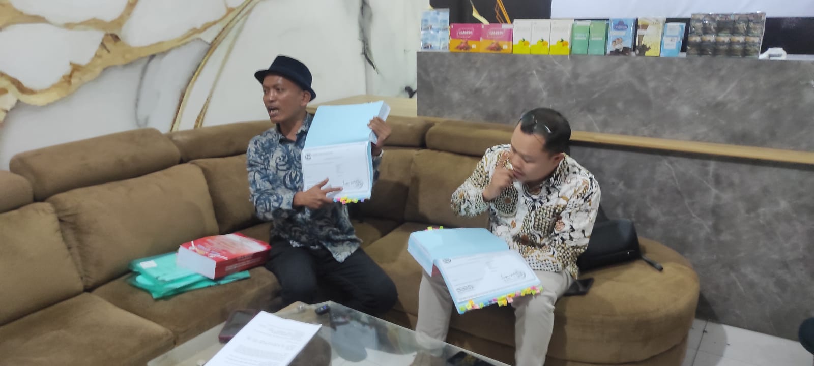 Kuasa hukum BLN Muhammad Sofyan SH dan Hendri Adi Wibowo SH