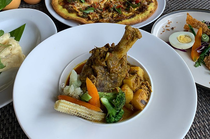 Memasak daging kurban terutama kambing harus diolah dengan cara khusus agar empuk maksimal dan lezat saat disantap.