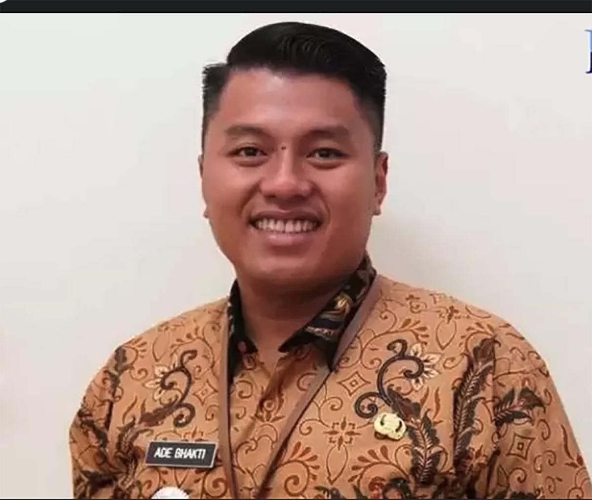 Mantan Camat Gajahmungkur Semarang Ade Bhakti Ariawan mengaku pernah ikut mengantar penyerahan uang kepada Polisi dan Kejaksaan Negeri Semarang Segini Totalnya
