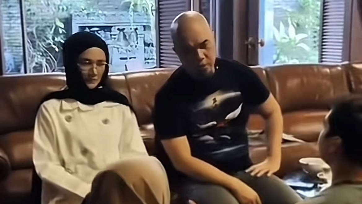 Al Ghazali Latihan Sungkem dengan Mulan Jameela