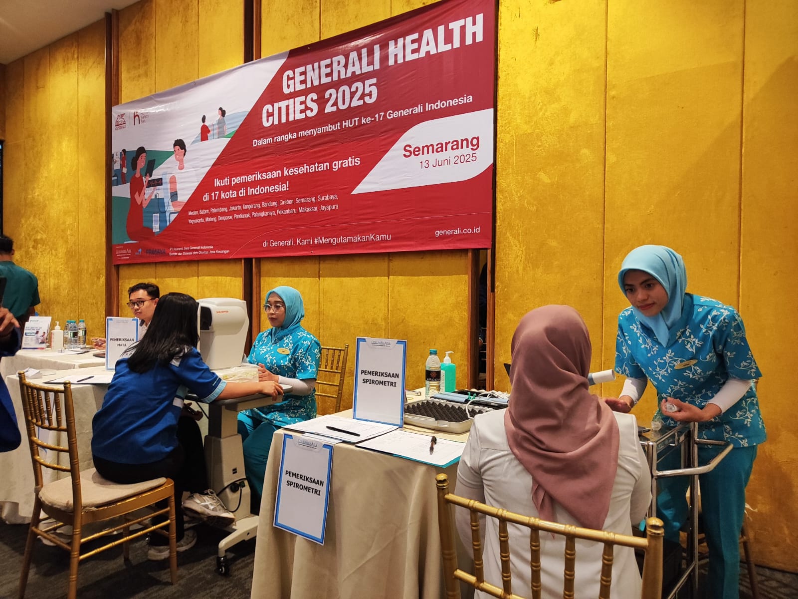 Salah satu peserta sedang melakukan pemeriksaan kesehatan dalam acara Generali Health Cities di Kota Semarang, Jumat (13/6).