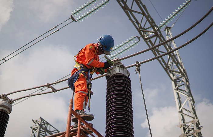 JAGA KEANDALAN LISTRIK : PLN UPT Salatiga melaksanakan inspeksi pengukuran proteksi dalam First Year Inspection GI 150 kV Boyolali jelang Idul Adha 1446 H.