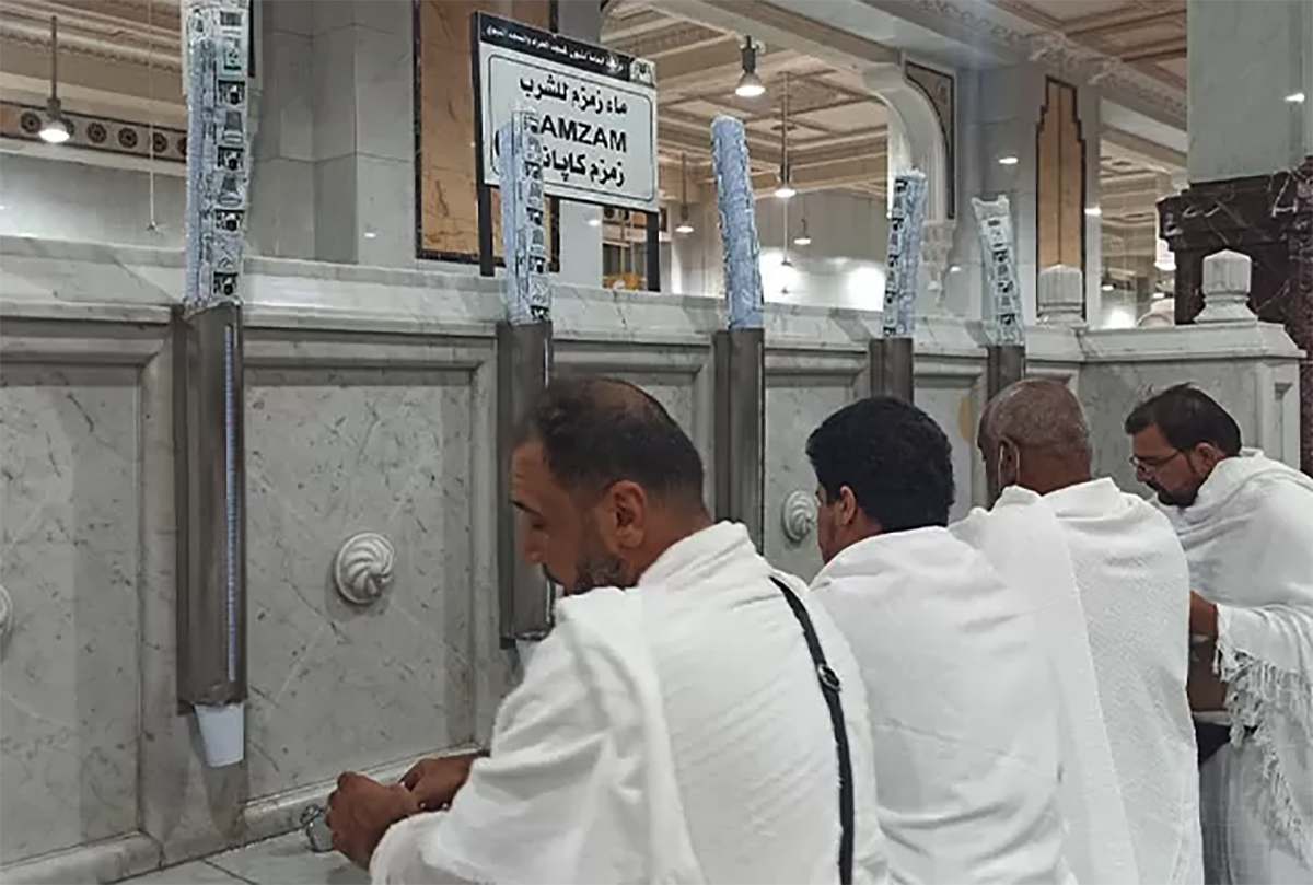 Jemaah Haji Ternyata Dilarang Bawa Air Zamzam ke Indonesia Segini Pembagiannya
