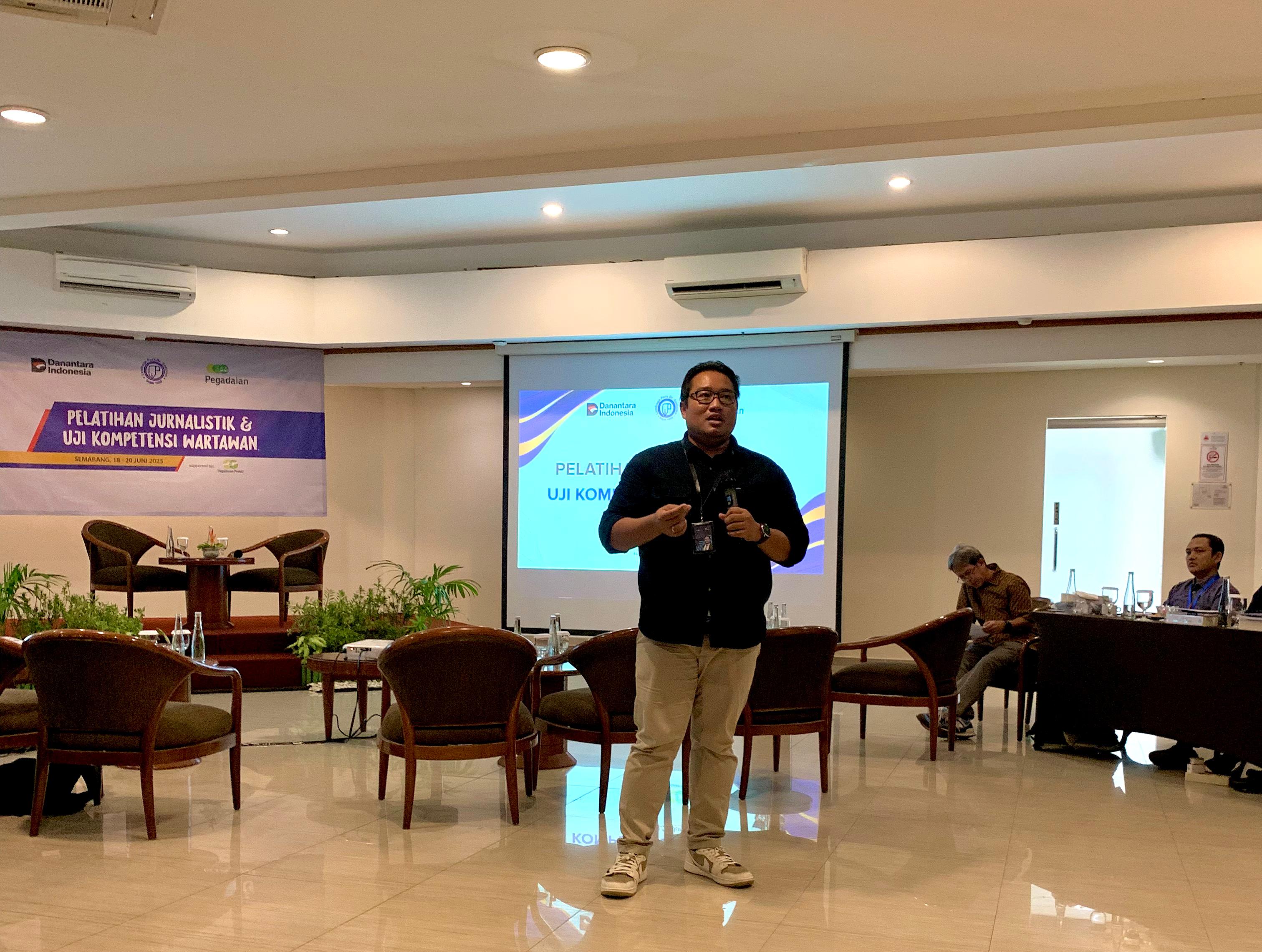 Kepala Departemen Bisnis PT Pegadaian Kanwil XI Semarang, Tyas Ari Hidayat. DEVI KHOFIFATUR RIZQI/ JAWA POS RADAR SEMARANG