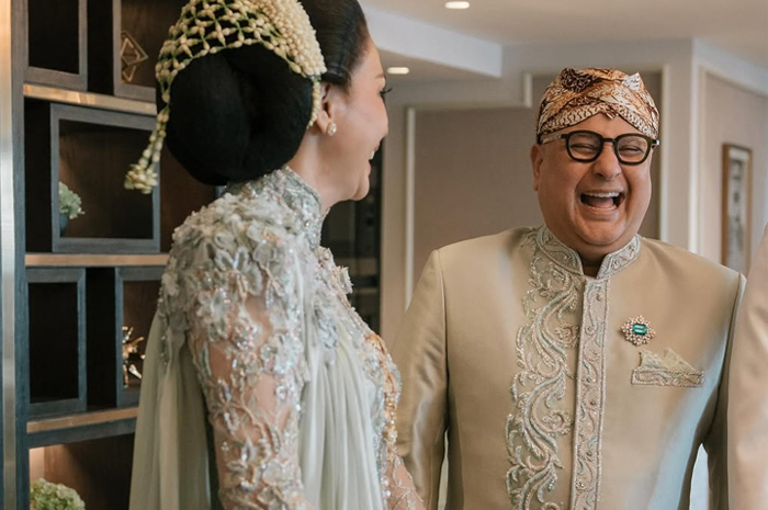 Tawa Irwan Mussry, suami Maia Estianty setelah disebut-sebut sebagai sponsor utama pernikahan Al Ghazali dan Alyssa Daguise.