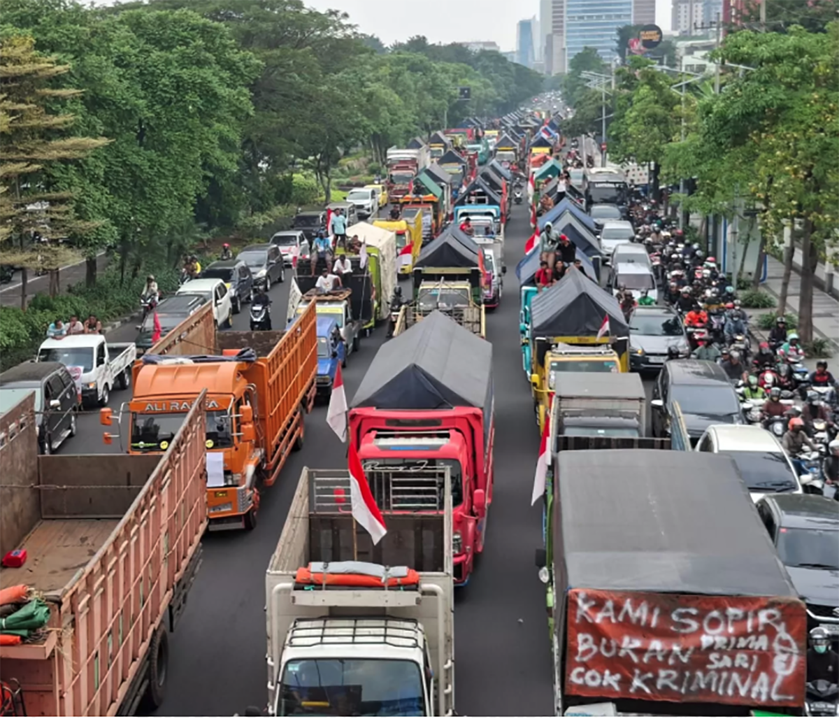 Supir Truk Ramai-Ramai Gelar Demo di Salatiga, Kudus, Surabaya, Bali Ada Apa?