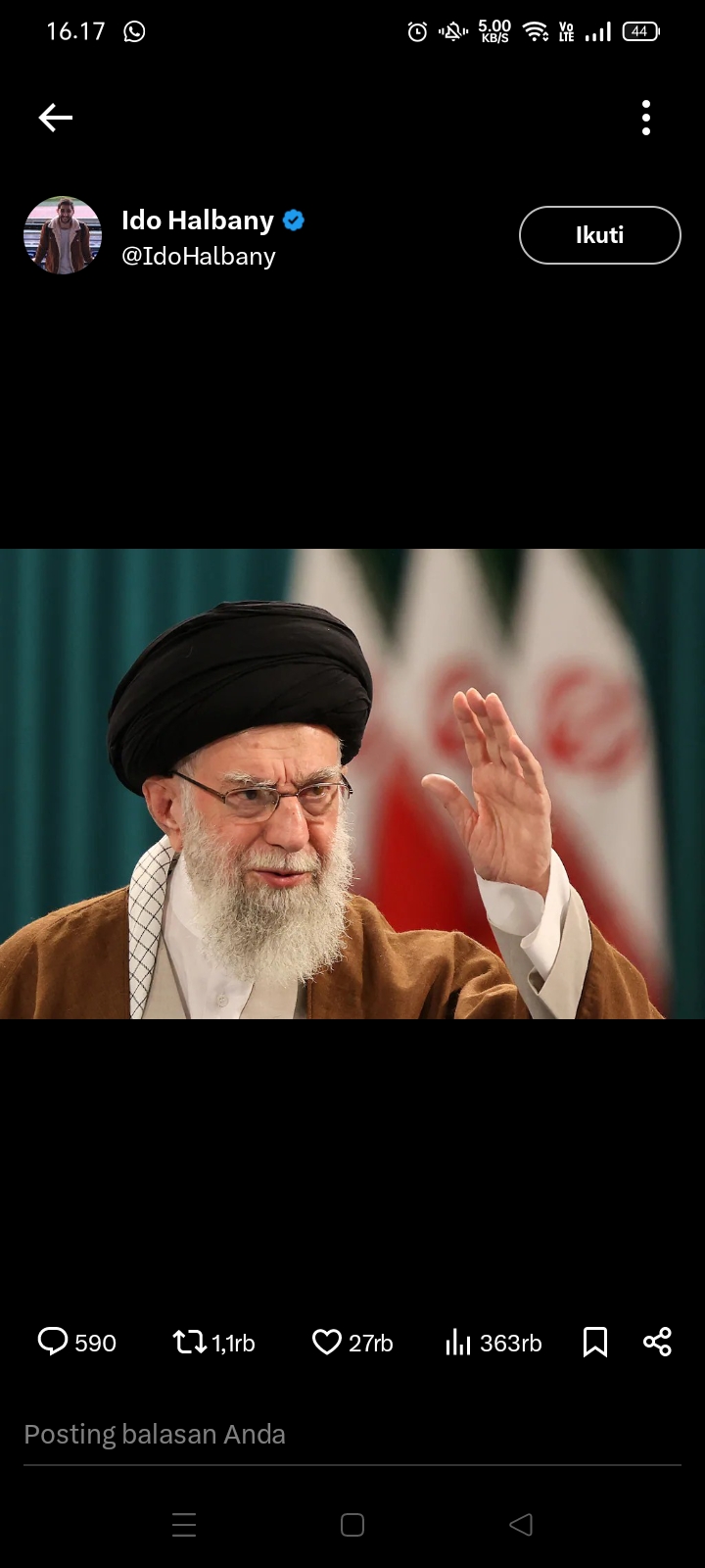 Pemimpin tertinggi Iran, Ayatollah Ali Khamenei, Menyerukan pembalasan keras atas serangan Israel, termasuk peluncuran rudal Fatah-1 ke wilayah mereka.