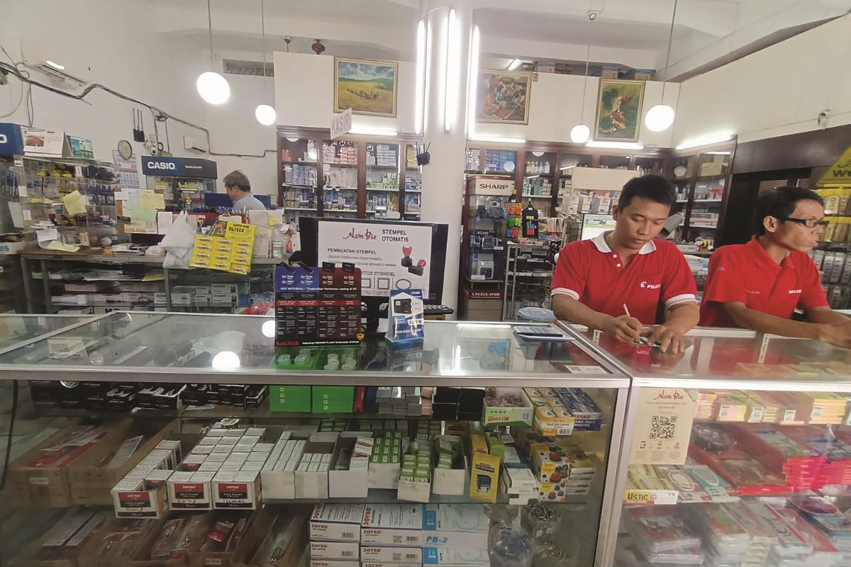 Toko Nam Bie Semarang. FIGUR RONGGO WASSALIM/JAWA POS RADAR SEMARANG