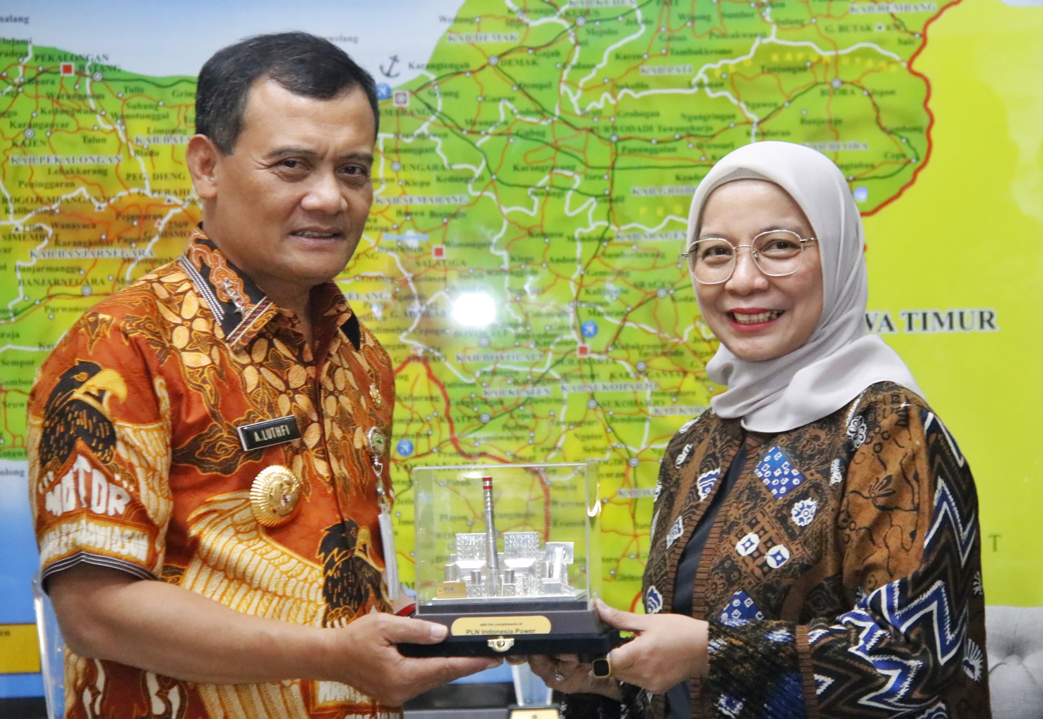 Gubernur Jawa Tengah Ahmad Luthfi saat menerima Audiensi PLTS di kantornya pada, Jumat, 4 Juli 2025.