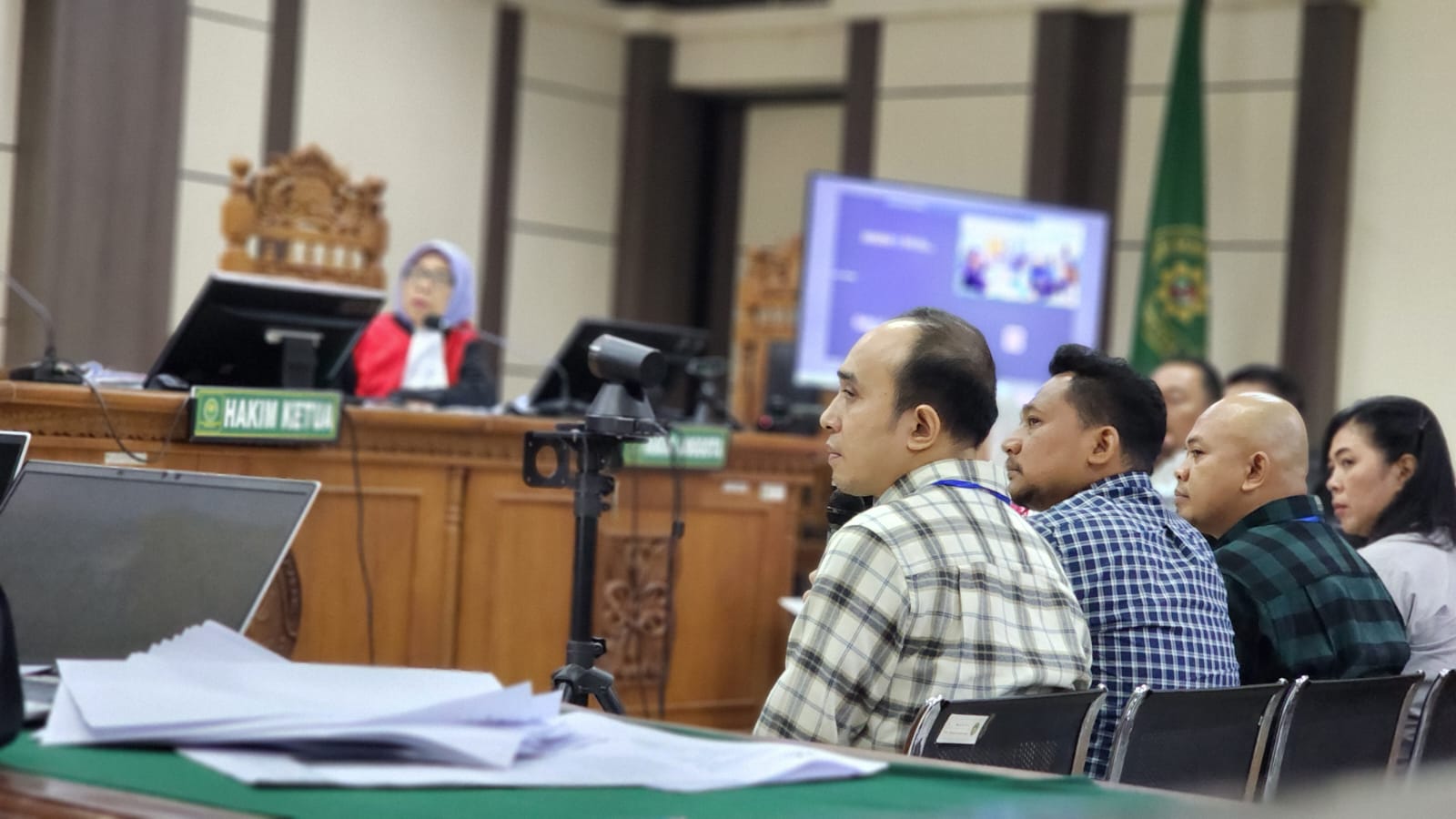 Saksi memberikan keterangan kasus dugaan korupsi Eks Walkot Semarang, Hevearita Gunaryanti Rahayu dan suaminya, Alwin Basri di Pengadilan Tipikor Semarang, Rabu (9/7/2025).