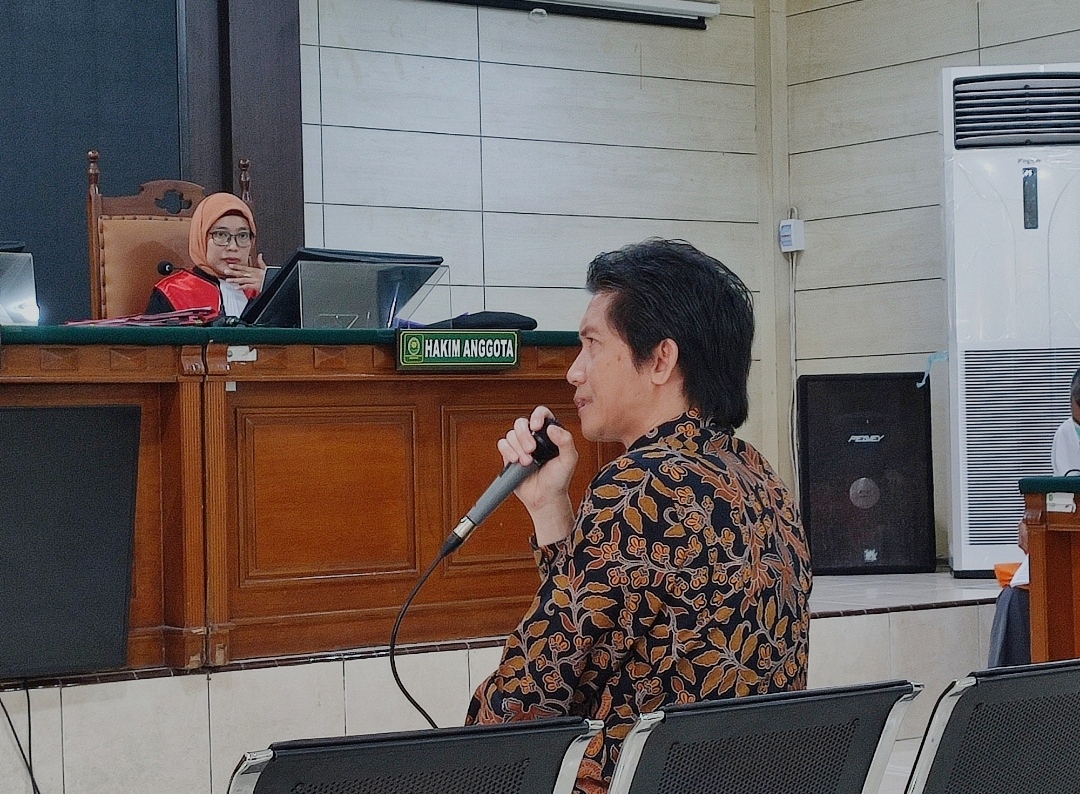 Dekan Fakultas Kedokteran Universitas Diponegoro (Undip), dr Yan Wisnu Prajoko menjadi saksi dalam sidang pemerasan dan perundungan PPDS Anestesi Undip di Pengadilan Negeri Semarang, Rabu (9/7/2025).