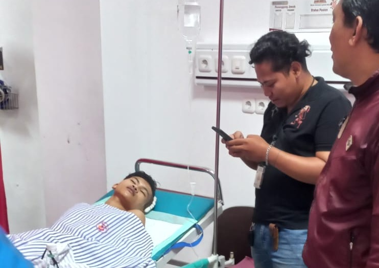 Kondisi korban salah sasaran aksi brutal gangster depan Klinik Sompok Lama