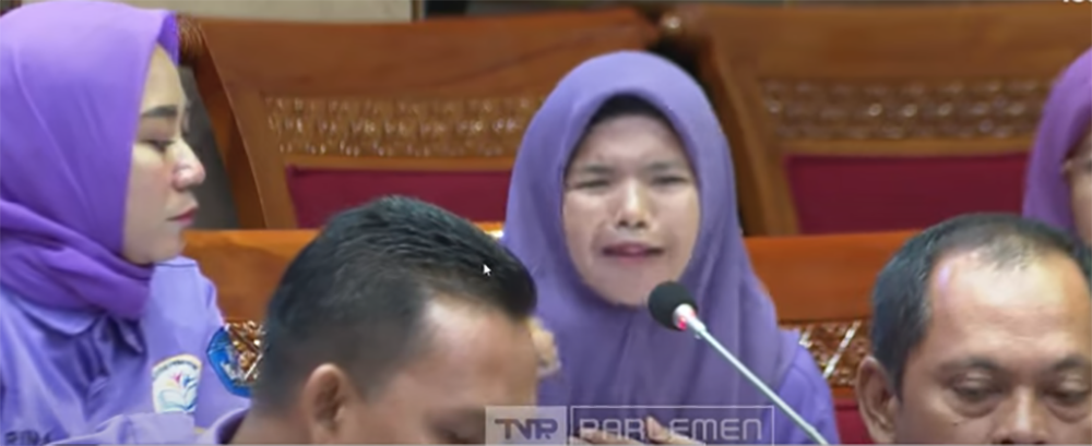Guru Honorer R4 Menangis di DPR Gaji Cuma Rp 540.000 Sebulan Sudah Mengabdi 11 Tahun