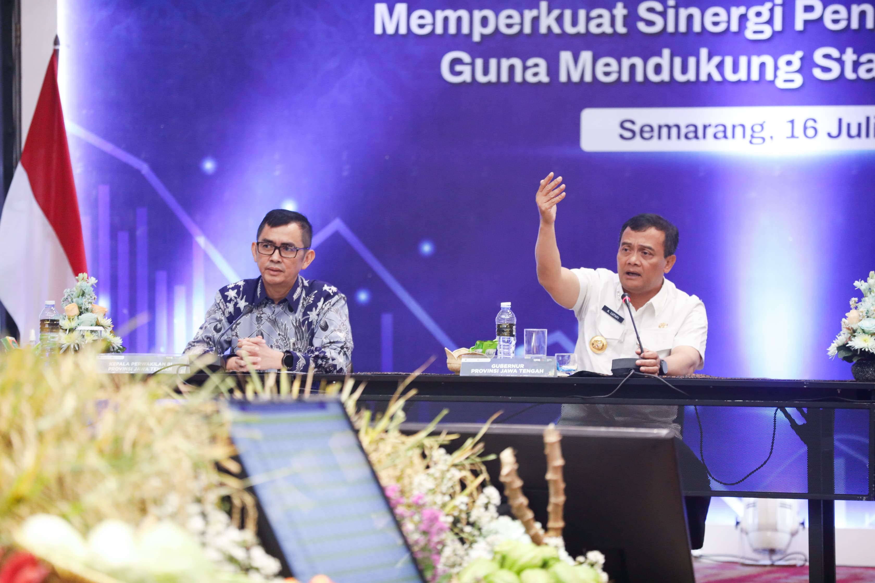Gubernur Ahmad Luthfi saat acara High Level Meeting (HLM) Tim Pengendalian Inflasi Daerah (TPID) dengan tajuk &ldquo;Memperkuat Sinergi Pengendalian Inflasi Guna Mendukung Stabilitas Harga&rdquo; di Hotel Gumaya.
