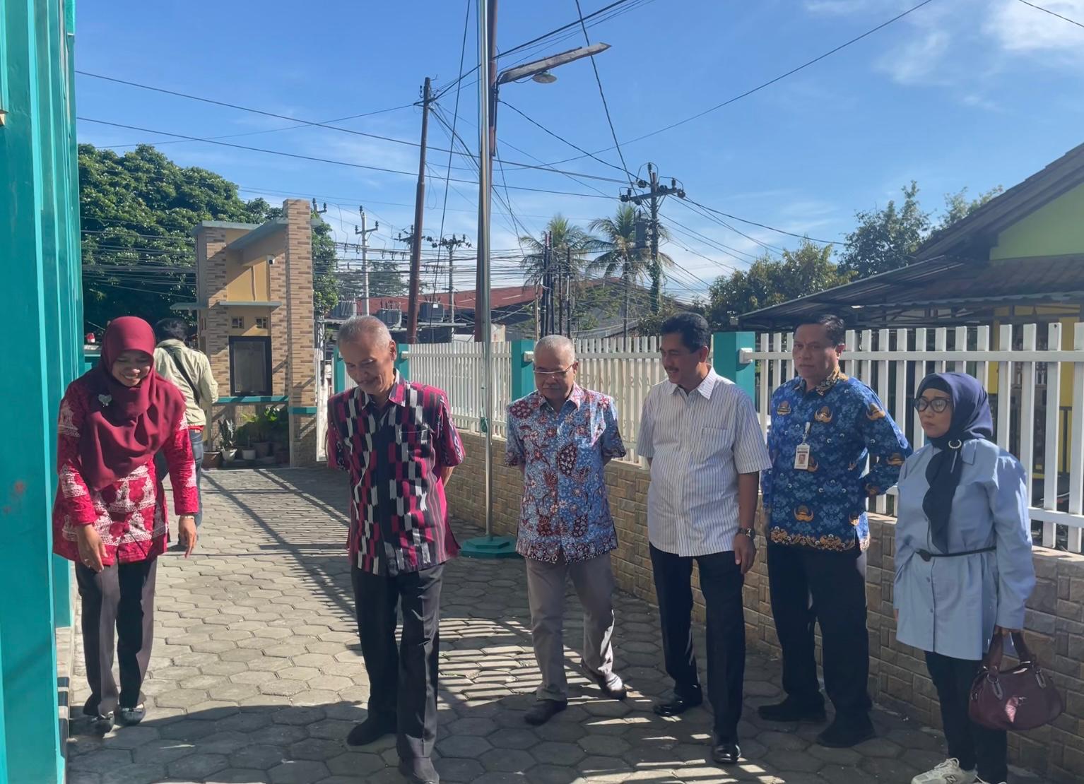 Dewan Pendidikan Kabupaten Semarang saat datangi SD PTQ Smart Kids yang belum berijin di Bergas. Maria Novena/Jawa Pos Radar Semarang