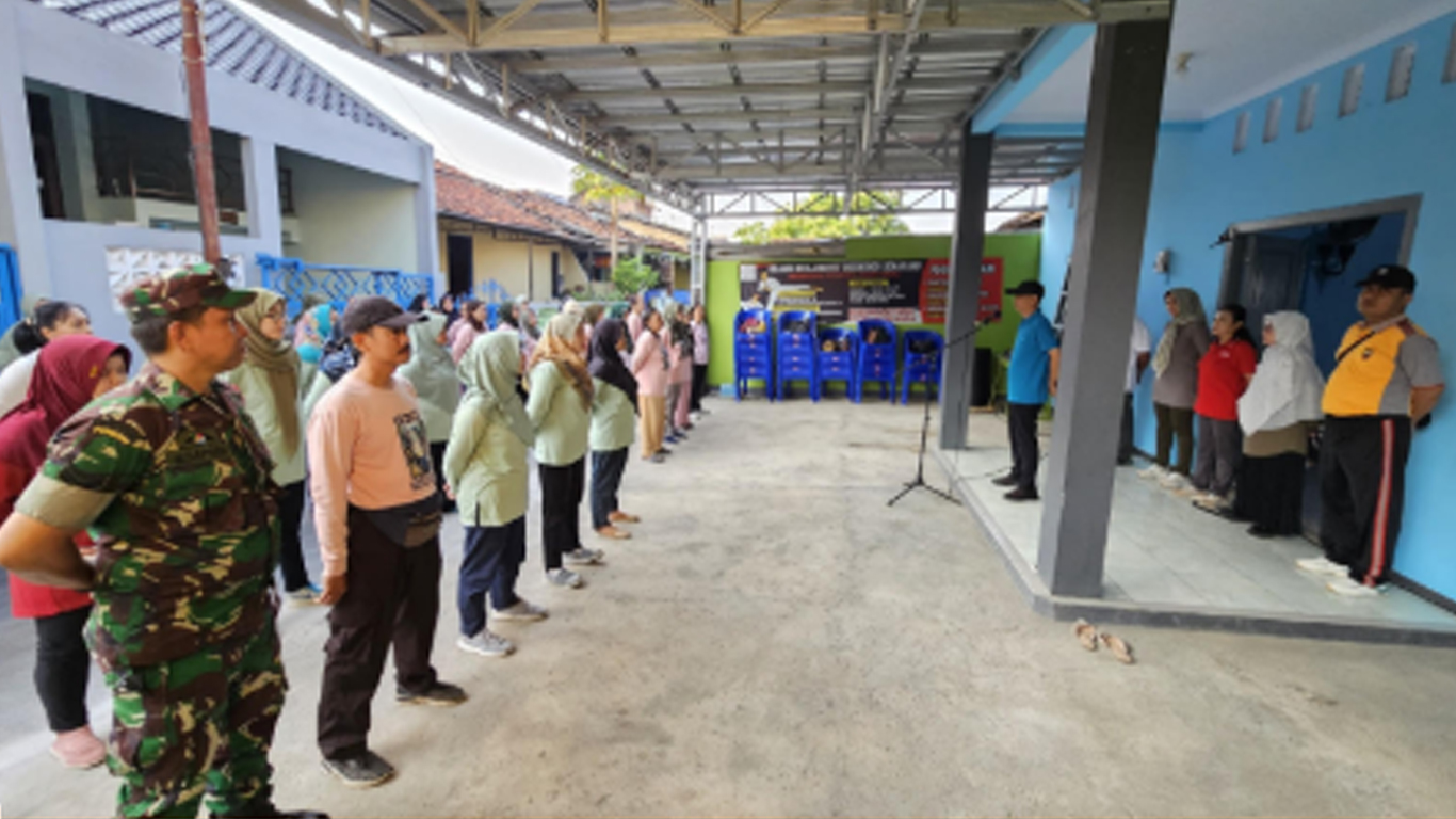 Kegiatan FKK (Forum Kegiatan Kesehatan) sebagai ketua Windiarti kelurahan Tandang kecamatan Tembalang Semarang melaksanakan PJN (Pemantauan Jentik Nyamuk).