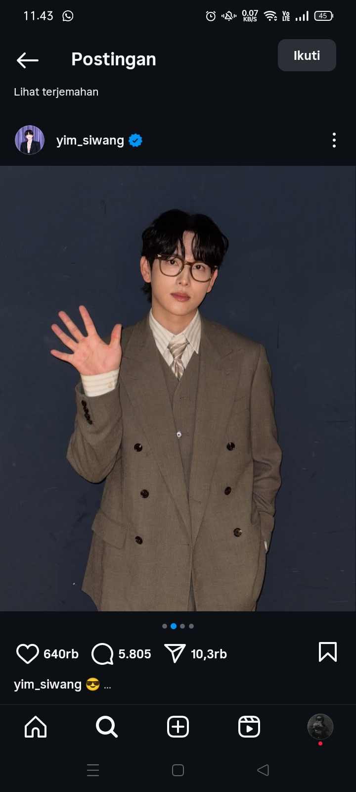Im Si Wan mendonasikan untuk membantu pemulihan kerusakan beberapa rumah yang terkena banjir bandang di Korea Selatan