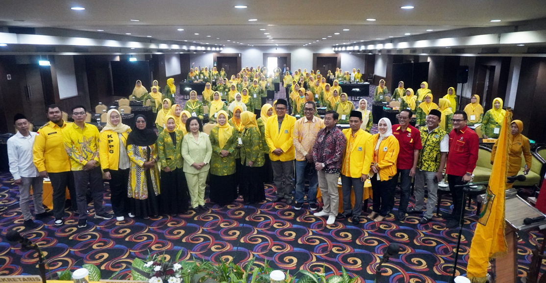Musyawarah Daerah Ke - IX DPD Pengajian Al Hidayah di Hotel Grasia, Semarang, Jumat (18/7/2025).