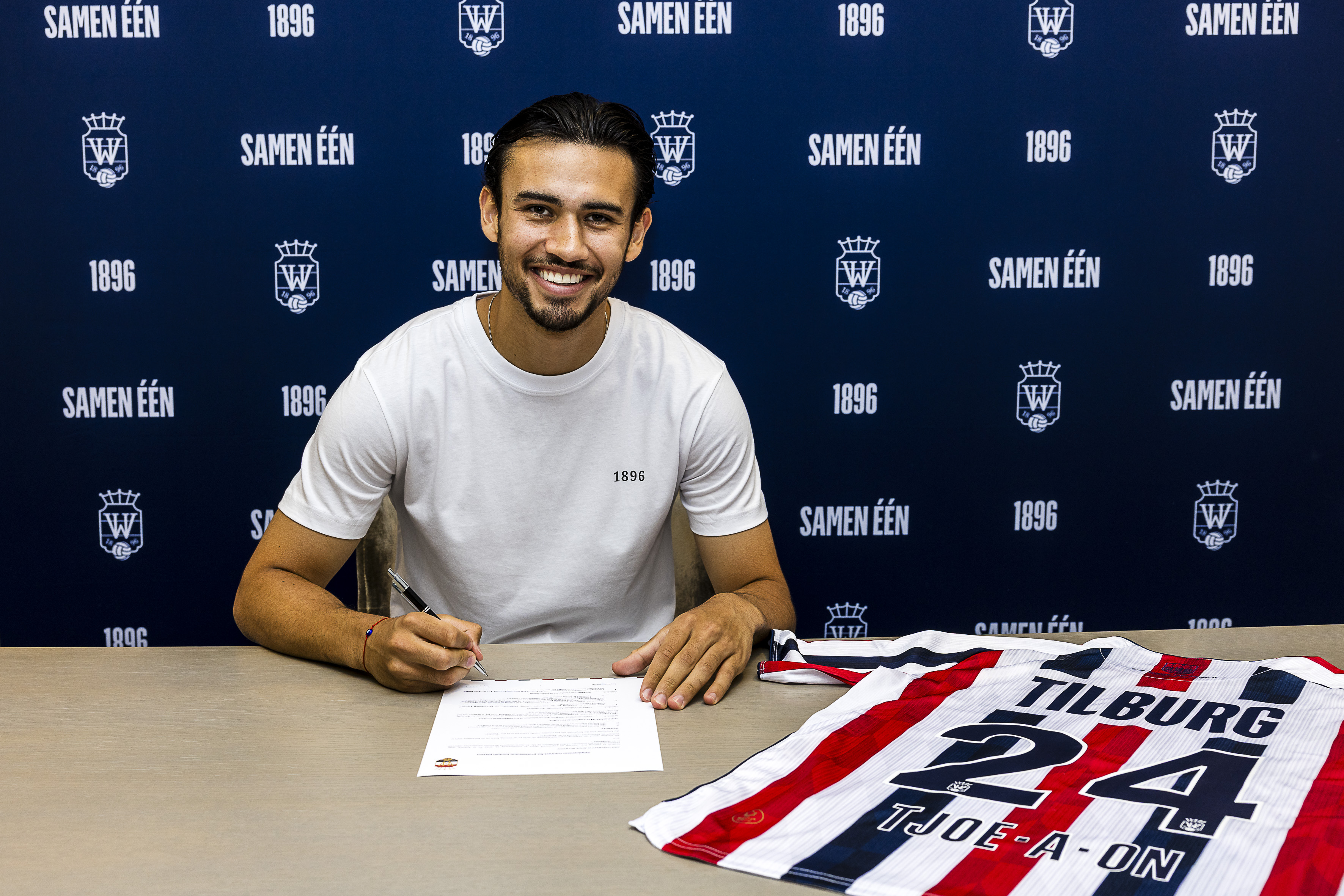 Nathan Tjoe-a-On tanda tangan kontrak dengan tim di liga Belanda Willem II Tilburg