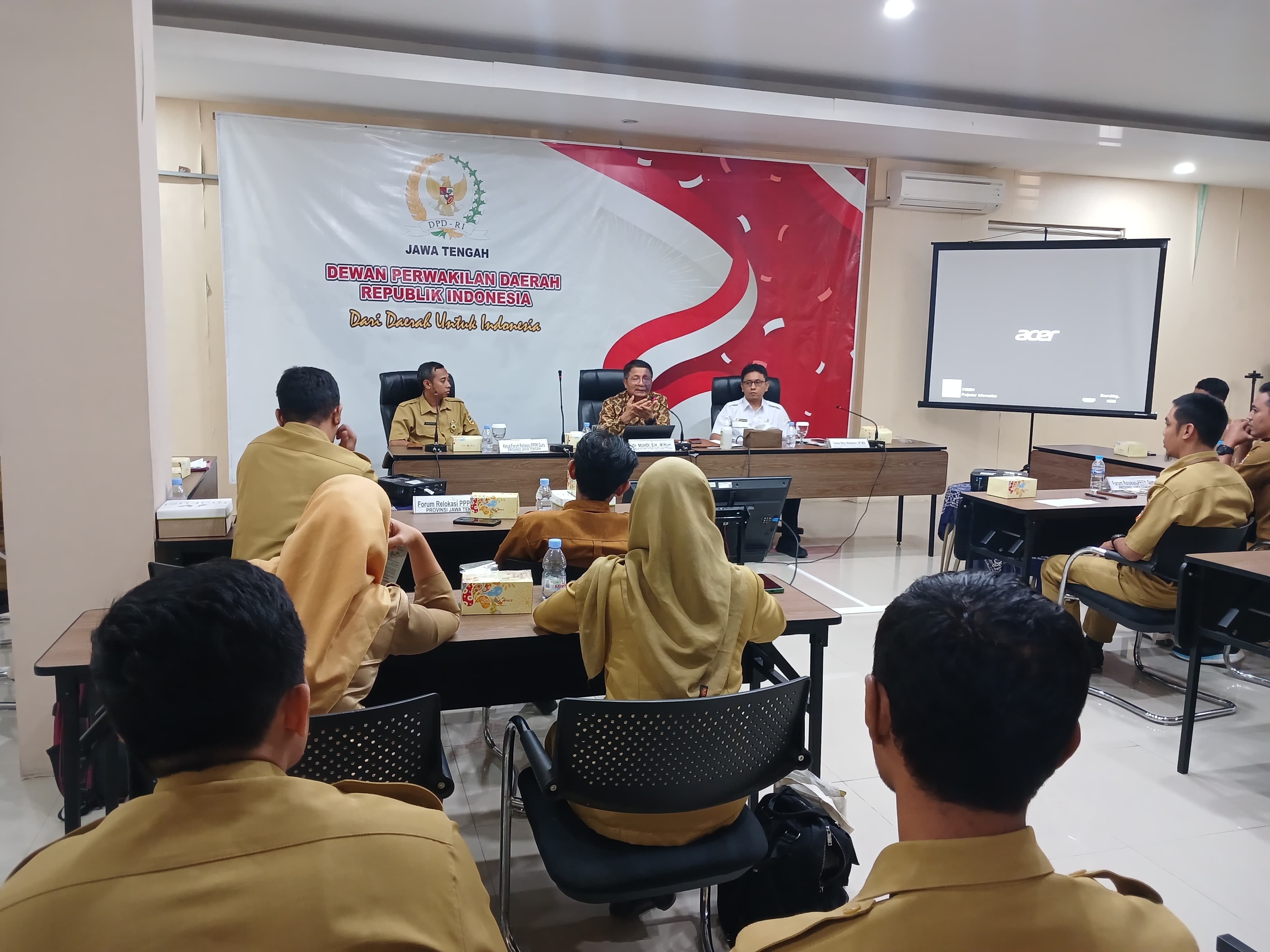 Perwakilan Forum Guru PPPK Jateng sampaikan keluh kesah, temui Anggota DPD RI Jawa Tengah Muhdi di Kantor DPD Jateng.