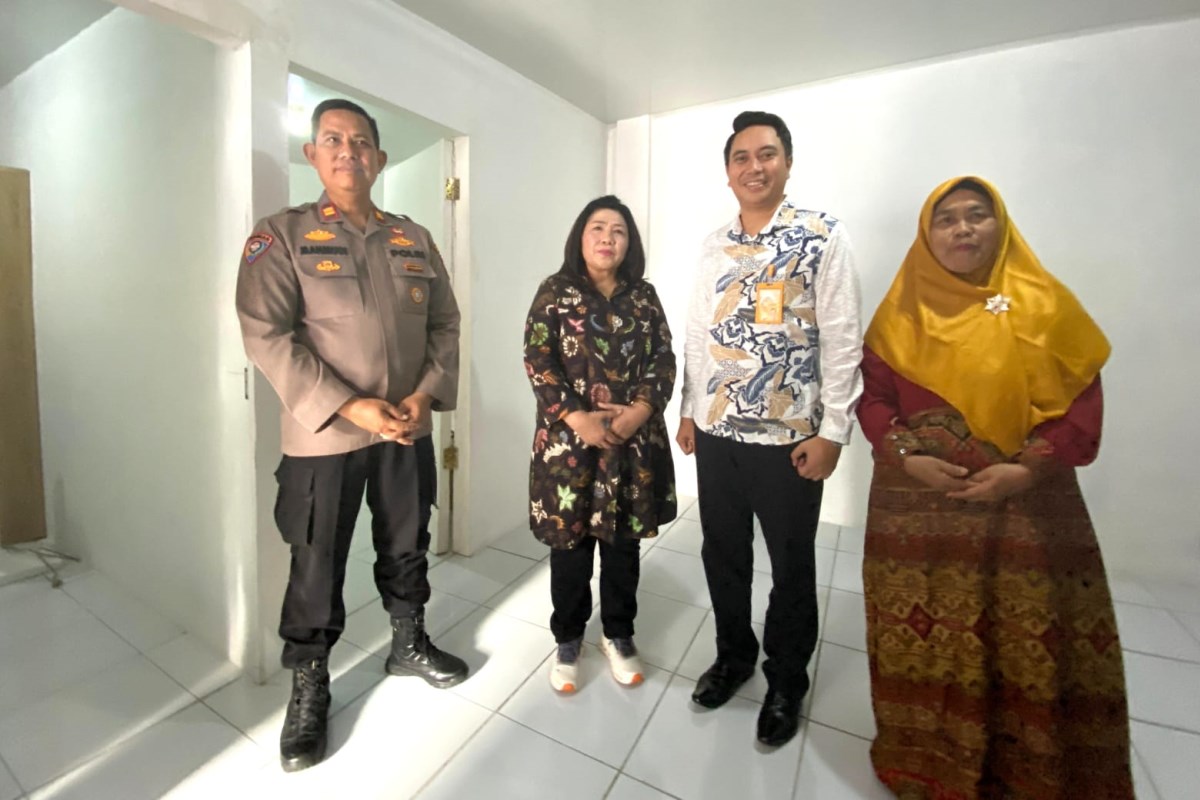 peresmian Program TJSL Bedah Rumah oleh Bank Mandiri Taspen di Bekasi, sebagai bagian dari komitmen sosial berkelanjutan untuk para pensiunan dan keluarga mereka.