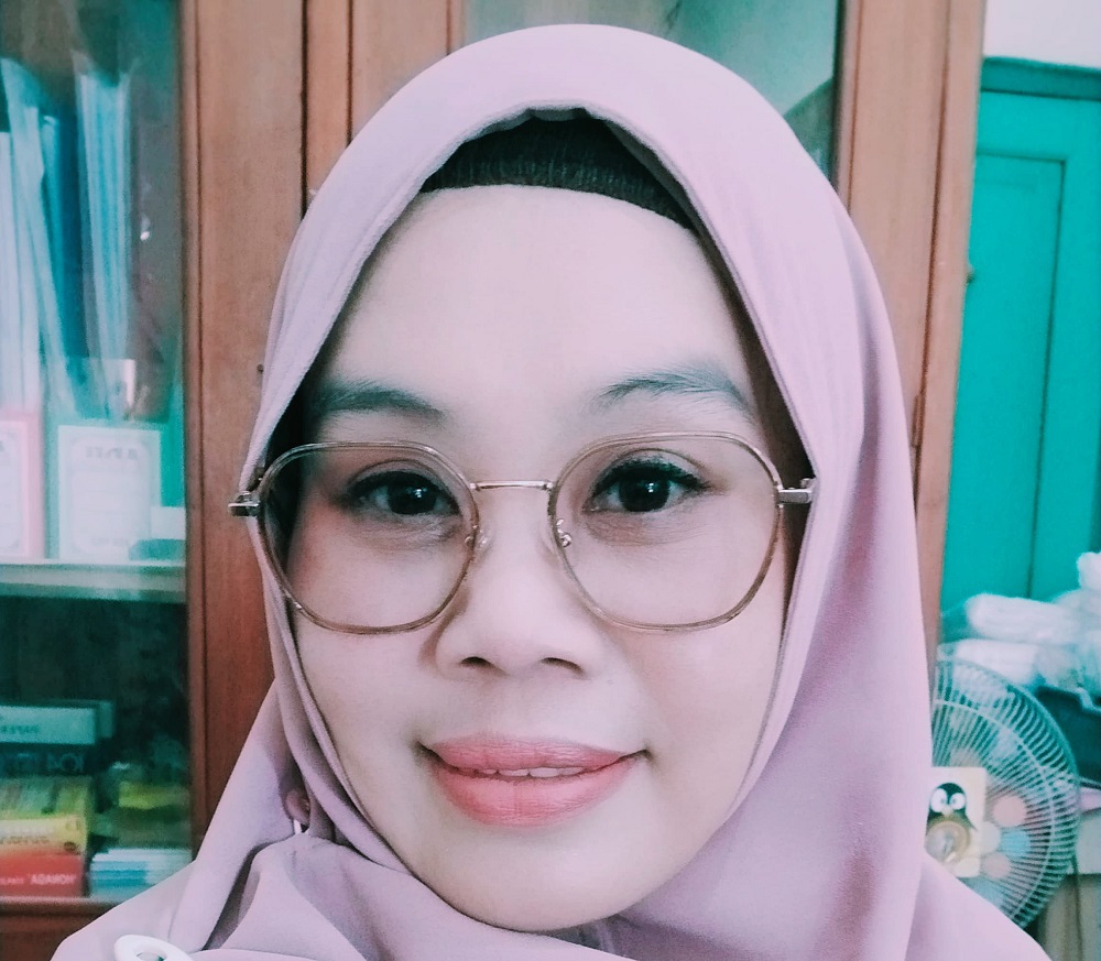 Sri Suparni, S.Pd, Mahasiswa Pascasarjana Program Magister Pendidikan Dasar Universitas Muria Kudus