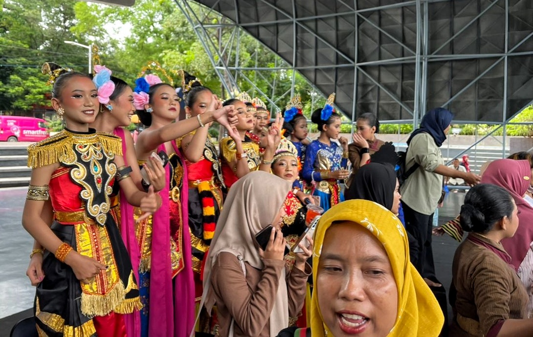 Peserta sudah dandan dan siap tampil namun lomba tari batal terlaksana