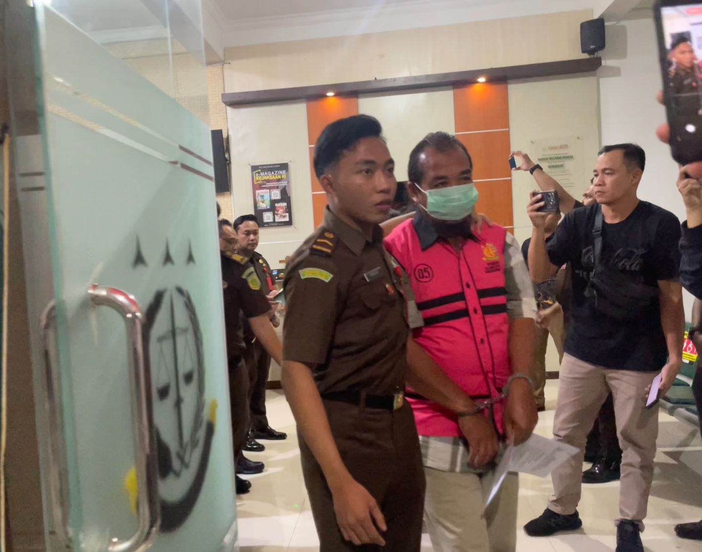 Kejaksaan Negeri Kabupaten Semarang tetapkan lima tersangka kasus korupsi PTSL Desa Papringan Kecamatan Kaliwungu. Maria Novena/Jawa Pos Radar Semarang